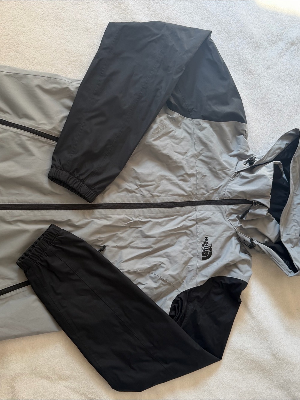 The North Face Men’s Two-Tone Black & Gray Raincoat